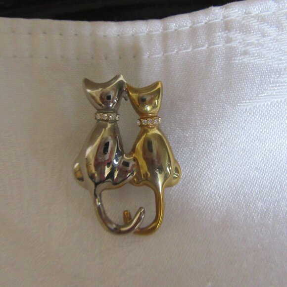 Two Cats Liz Claiborne Vintage Brooch Pin - Picture 2 of 10